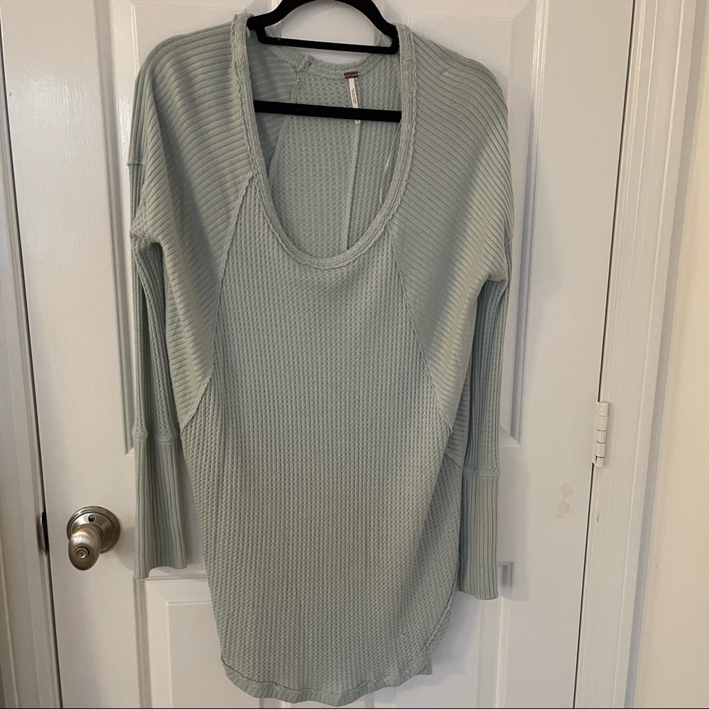 🎉HP🎉 NWOT Free People light blue Catalina thermal long sleeve T-shirt - Picture 4 of 16